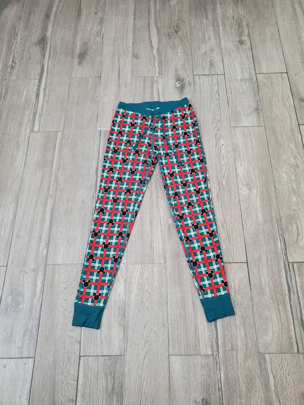 Hanna Andersson 100% organic cotton green red white plaid Mickey pajama joggers